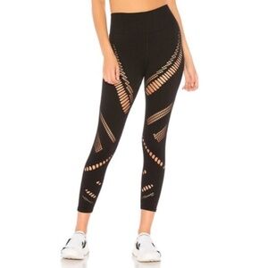 ALO Yoga High Waist Seamless Radiance Capri Leggings, Black, L